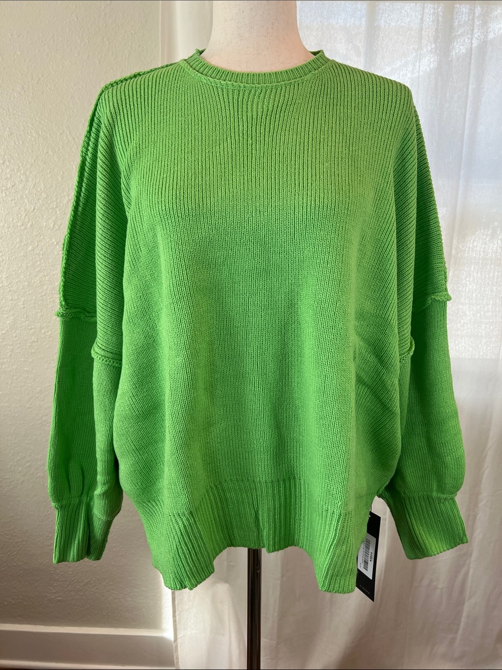 S-Deer Green Crewneck Women's Sweater. Size M. NWT